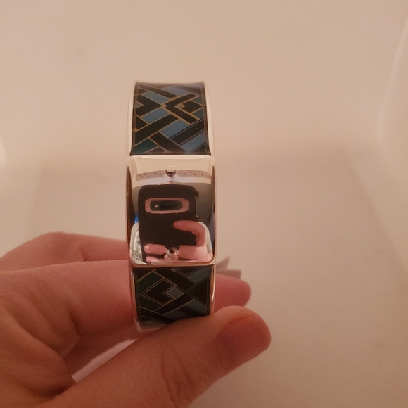 Chico's Silver and Enamel Bangle Bracelet with Chevron Design NWT - Picture 8 of 8